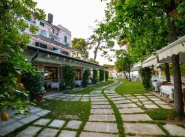 玛丽亚公园别墅酒店，位于圣梅纳伊欧的酒店