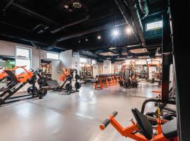 Front Desk-less Fitness Hotel Iroha，位于岸和田市的酒店