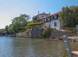 Nikoleri Studios & Apartments