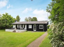 6 person holiday home in Dronningmølle-By Traum，位于德隆宁莫勒的酒店