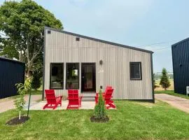 Royalty Maples Motel & Cottages