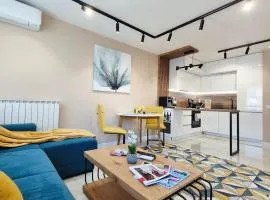 City Oasis near Airport, IEC, Metro station by Keybox