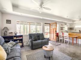 Cozy Volcanic Rainforest House，位于沃尔卡诺的酒店