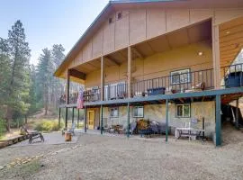 Mtn-View Oasis with Pool Access in Garden Valley