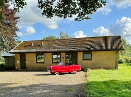 Nice house in the countryside with a view，位于Agerskov的酒店