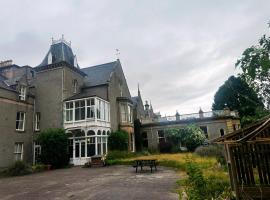 Cluny Hill Hotel，位于福里斯的酒店