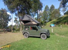 Camping Hostal Las Hamacas，位于Villamaría的酒店