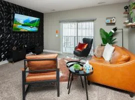 Exclusive, Pool, Massage Chair, Jordan Creek