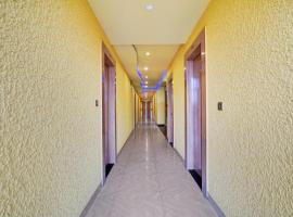 Super Collection O Kushal Nagar Near KSRTC Bus Stand，位于马迪凯里的住宿