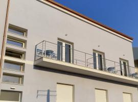 Guest House Pesce Celeste，位于斯廷蒂诺的酒店