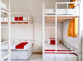 RedDoorz Hostel at Luna Bunkbed Malioboro，位于Jarakan的酒店