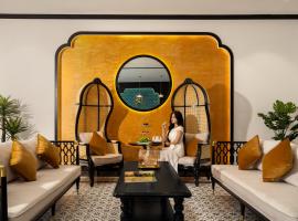 Grand Fusion Point Hotel，位于顺化的酒店