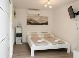 Eco Overnight Inn - Self Check-in