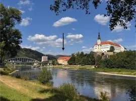 Podzámčí - útulný byt na nábřeží pod zámkem