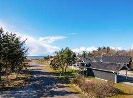 5 star holiday home in Løgstør，位于特兰德的酒店