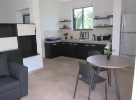Studio moderne avec piscine à 900 m de la plage