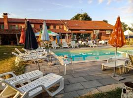 Ecogarden camping with rooms，位于扎拉里奥的酒店