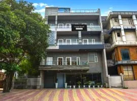 Super Townhouse Rohini Sector 23