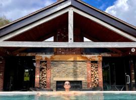 Moddershall Oaks Country Spa Retreat，位于斯通的酒店