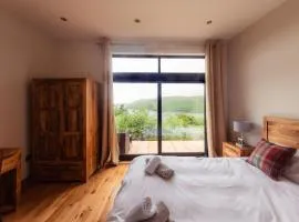 Elegant & Luxurious Cottage by the Fairy Pools 5