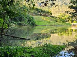 Chalés do Lago，位于波梅罗迪的酒店
