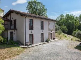 Farmhouse in Aulla with Private Pool