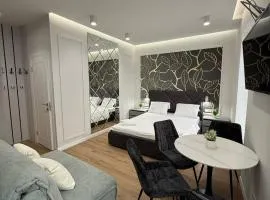 Апартаменти на Площі Ринок 12 навпроти Ратуші після ремонту