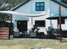 Hidden Meadow - rustic hideaway