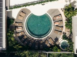 Mira Hotel and Recovery，位于Bingin Beach的酒店