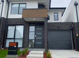 Springvale 3 Bedroom Town House - Best Location，位于斯普林韦尔的酒店