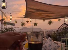 Raahi Backpacker's Hostel- Lake View，位于乌代浦的酒店