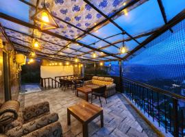 Sirhind Regency - Budget Friendly !! Travellers Delight !! Luxury Rooms !! Best Awarded，位于西姆拉的酒店
