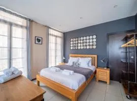 Urban Getaway Maillol Suite in the Center with Free Wifi