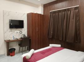 Hotel Anand Palace & Restuarants，位于恰姆巴的酒店