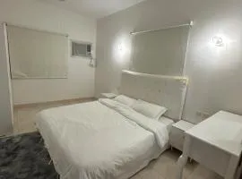 شقة غرفتين وصالة بالقرب من مستشفى التخصصي