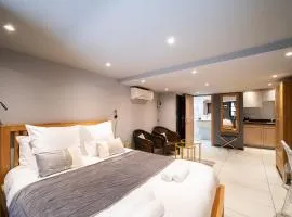Urban Getaway Maillol Suite in the Center with Free Wifi