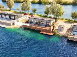 Lakeside Lodge