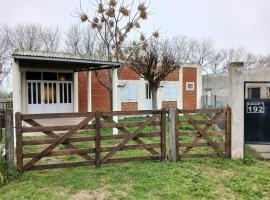 Quincho Los Abuelos，位于Roque Pérez的酒店