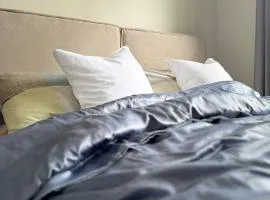 Cozy Studio with Pool & Balcony near Mactan Airport