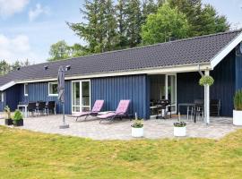 6 person holiday home in Jerup，位于耶鲁普的酒店