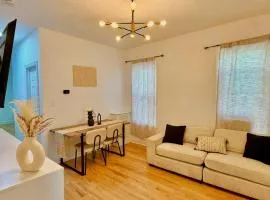 Spacious 3BR Apartment - 12min Newark Airport -Near NYC & Malls