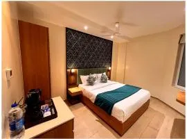 Hotel Premium Amber Near Ramnagar Road By ITC