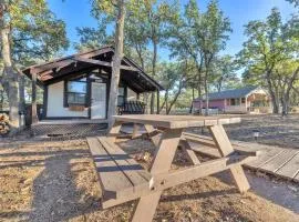 Vitner Cottage: Hot tub-Pet friendly-10-Mins to Downtown!