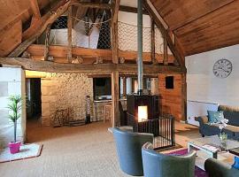 Gite Atypique La Belle Aventure，位于莫讷的酒店