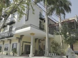 Mường Lò hotel & restaurant，位于Nghĩa Lộ的酒店