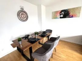 Gehobenes Wohnen mit Balkon, Parkplatz und keine 10 Minuten in die City