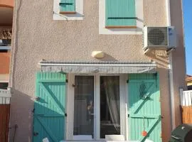 Petite maison à 500 mètres de la plage au coeur du parc marin - Pays catalan