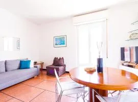 Santa Margherita Center - Steps from the Sea - AC