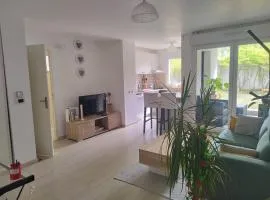 Le Cosy avec jardin terrasse couverte et parking gratuit
