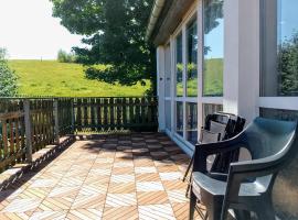 Familien FEWO mit Spielzimmer Balkon nahe Freizeitpark Plohn DZ eigenes Bad Küche gratis Kaffee Frühstückskorb auf Anfrage，位于奥尔巴赫的酒店